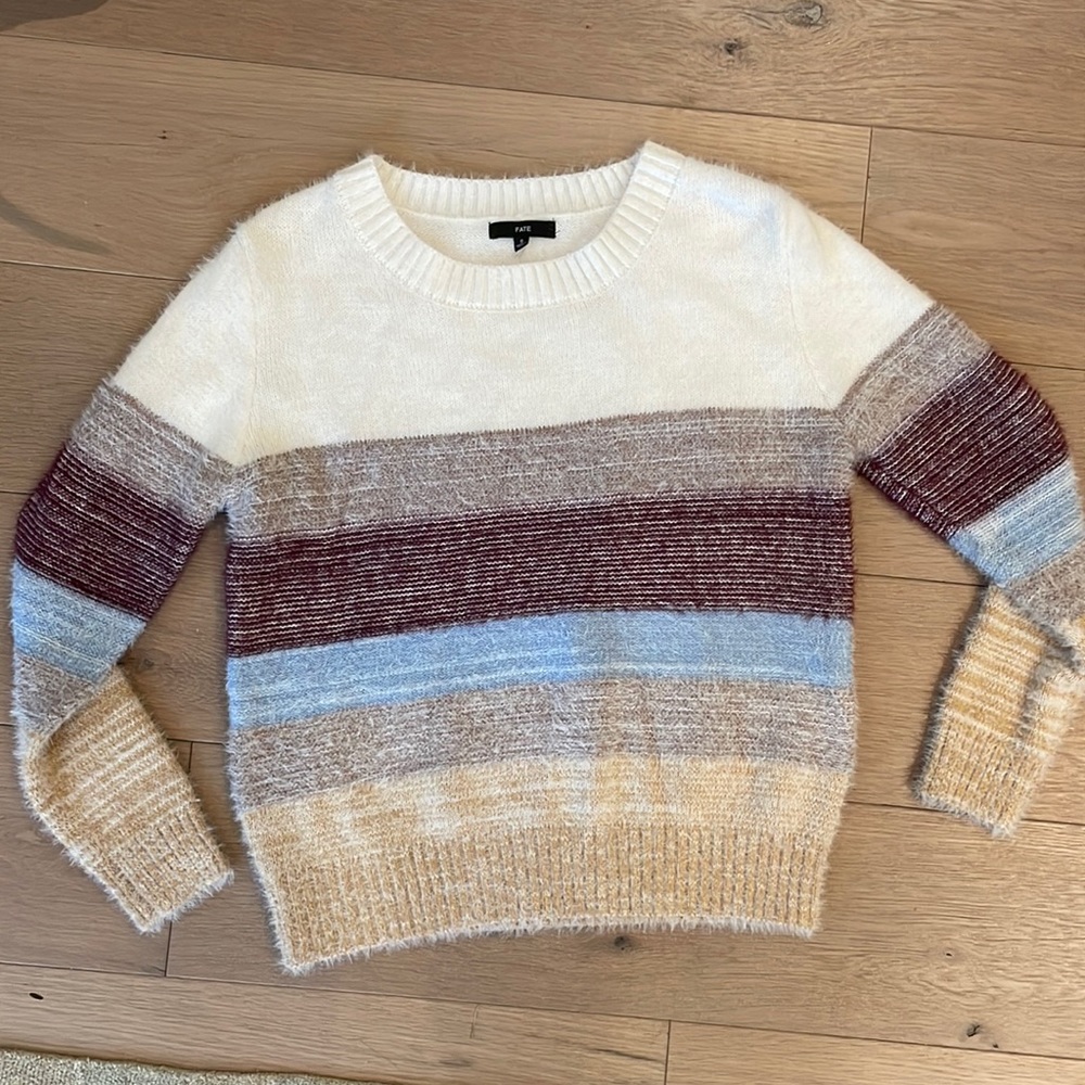 FATE Sweater, great condition (worn once). Super cozy and comfortable.